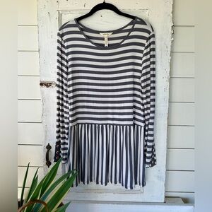 MATILDA JANE, GREY/CREAM STRIPED, TUNIC. LONG SLEEVE. SIZE M